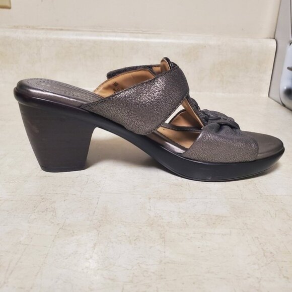 Comfort Metallic and Beaded Mid Block Heel Mule "Breslin" - Picture 9 of 14